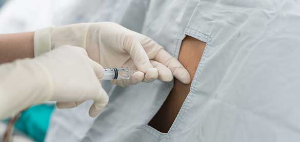 Patient-Receiving-a-Traumeel-Epidural-Injection